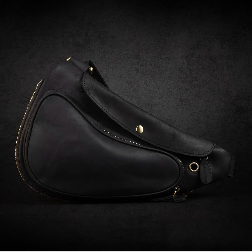 Elegant Black Fit Bag for Men